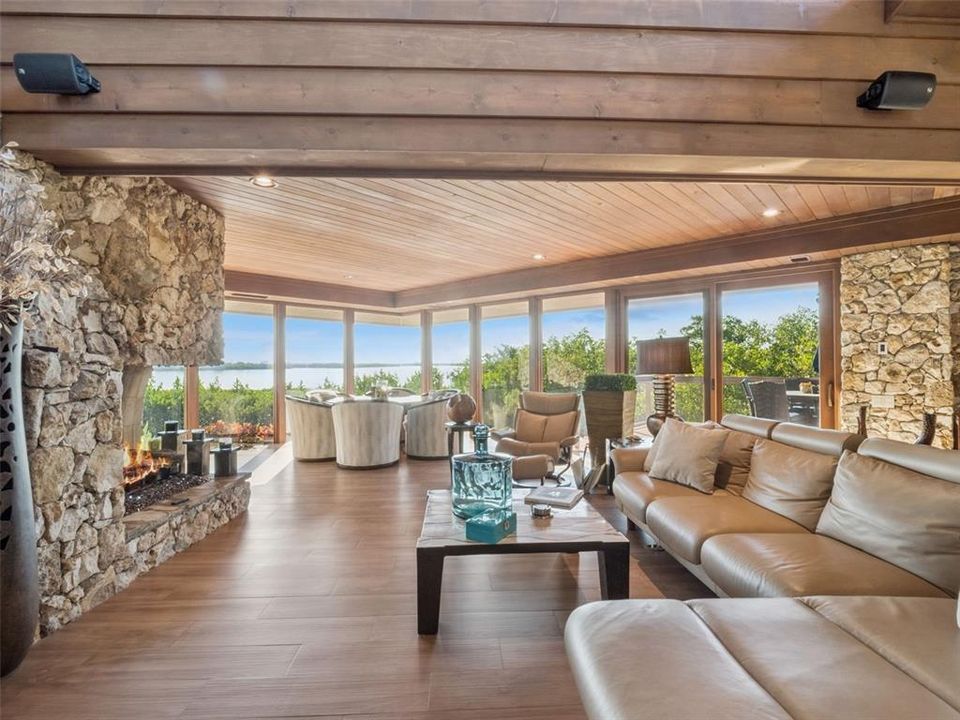 На продажу: $6,880,000 (5 спален, 5 ванн, 8604 Квадратных фут)