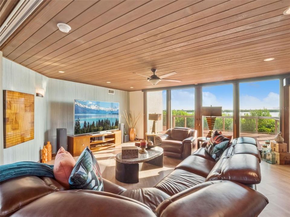 На продажу: $6,880,000 (5 спален, 5 ванн, 8604 Квадратных фут)