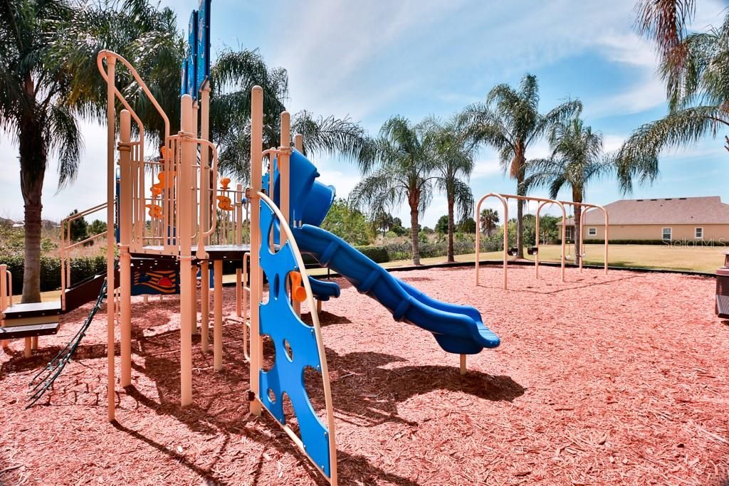 For Sale: $525,000 (4 beds, 3 baths, 2925 Square Feet)