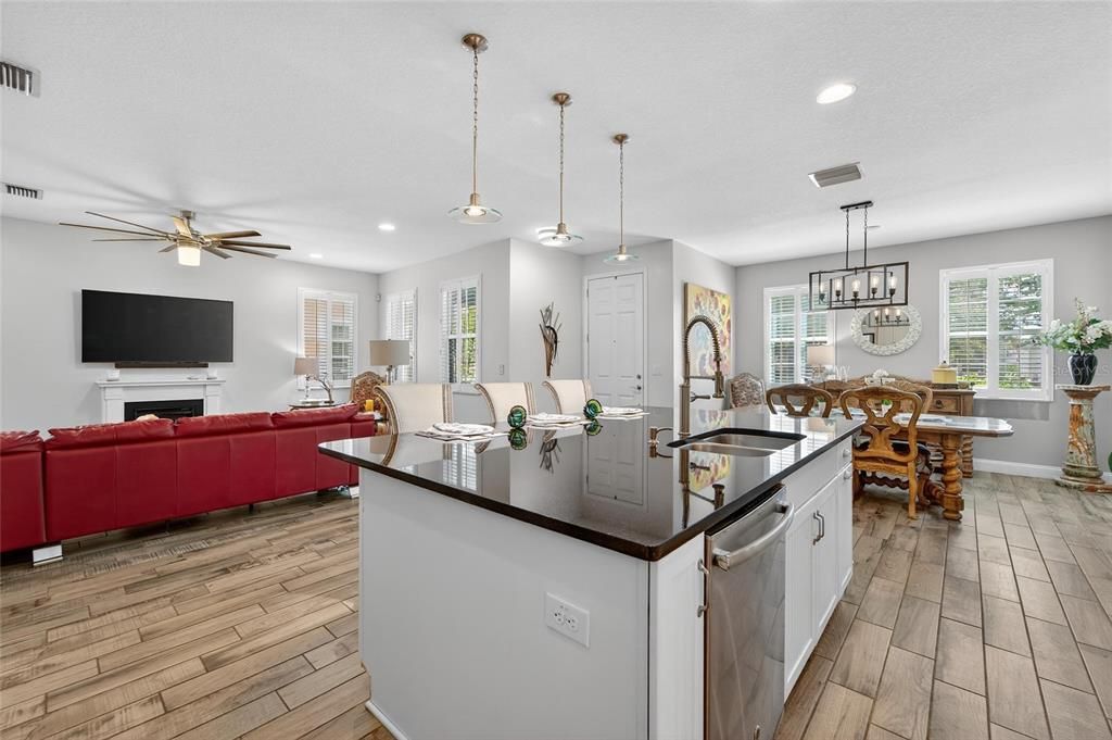 For Sale: $525,000 (4 beds, 3 baths, 2925 Square Feet)