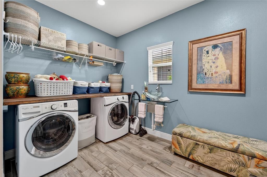 For Sale: $525,000 (4 beds, 3 baths, 2925 Square Feet)