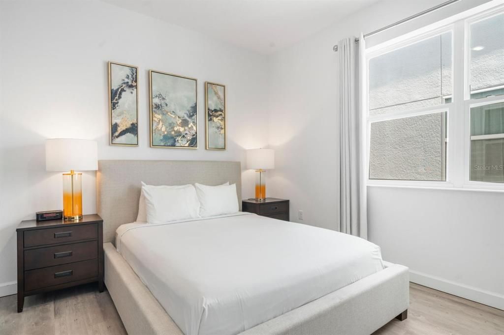 For Rent: $3,050 (5 beds, 4 baths, 2048 Square Feet)