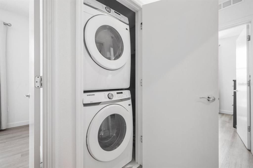 For Rent: $3,050 (5 beds, 4 baths, 2048 Square Feet)