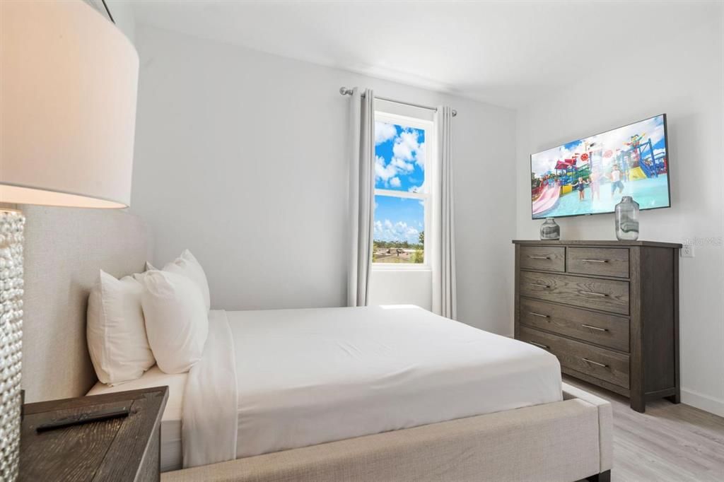 For Rent: $3,050 (5 beds, 4 baths, 2048 Square Feet)