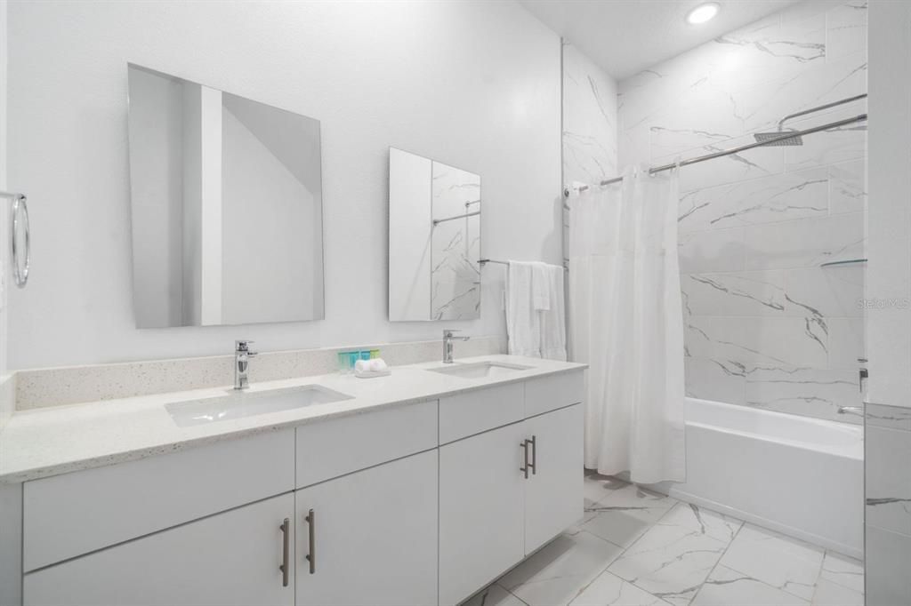 For Rent: $3,050 (5 beds, 4 baths, 2048 Square Feet)