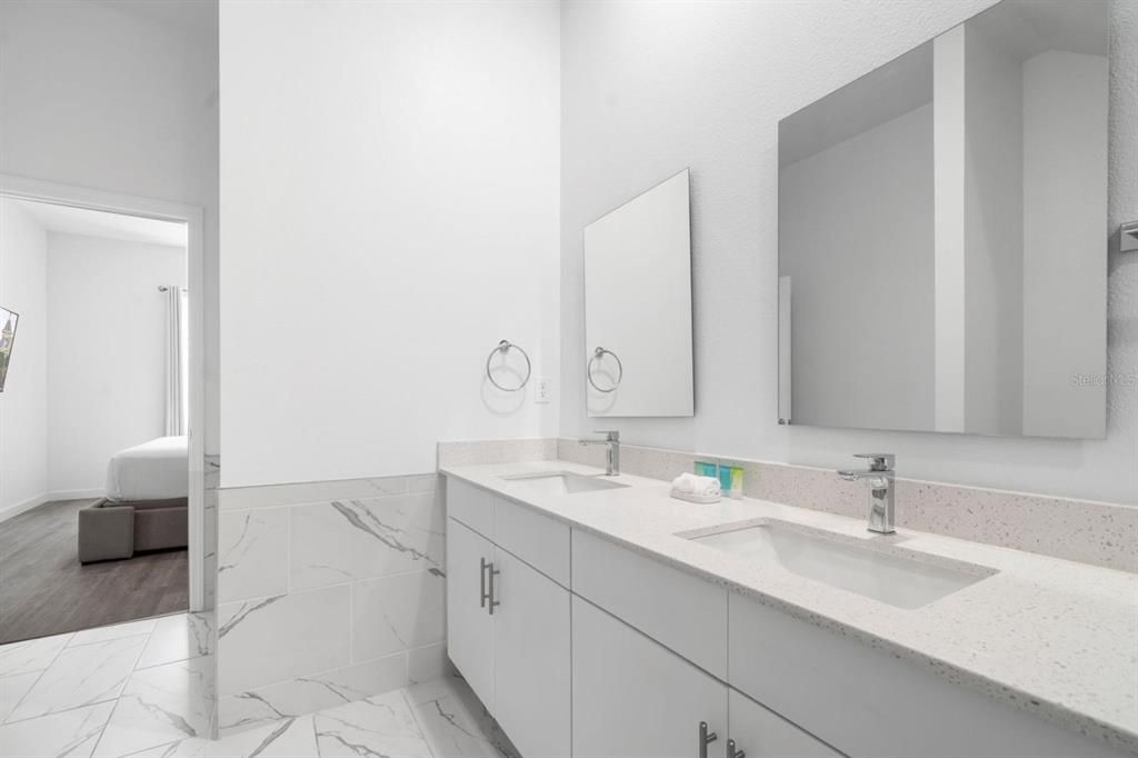 For Rent: $3,050 (5 beds, 4 baths, 2048 Square Feet)