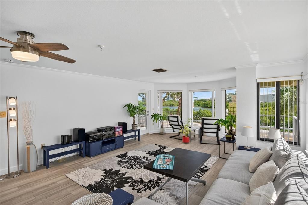 For Sale: $769,000 (2 beds, 2 baths, 1380 Square Feet)