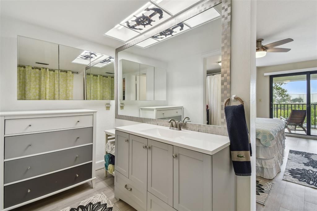 For Sale: $769,000 (2 beds, 2 baths, 1380 Square Feet)