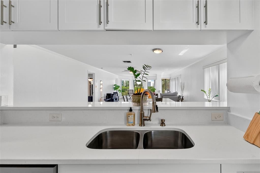 For Sale: $769,000 (2 beds, 2 baths, 1380 Square Feet)