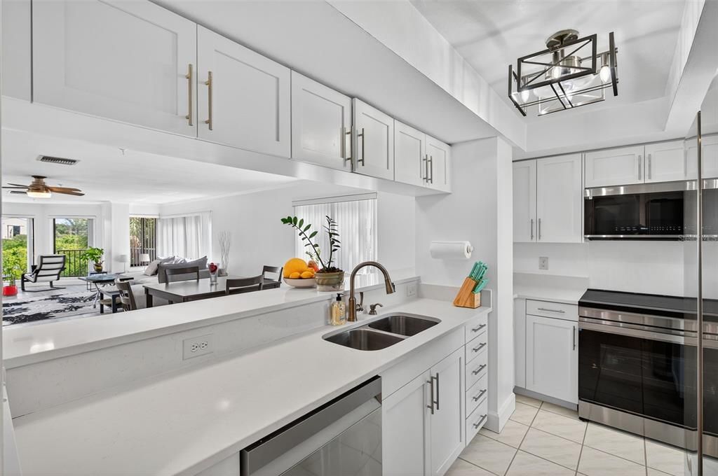 For Sale: $769,000 (2 beds, 2 baths, 1380 Square Feet)