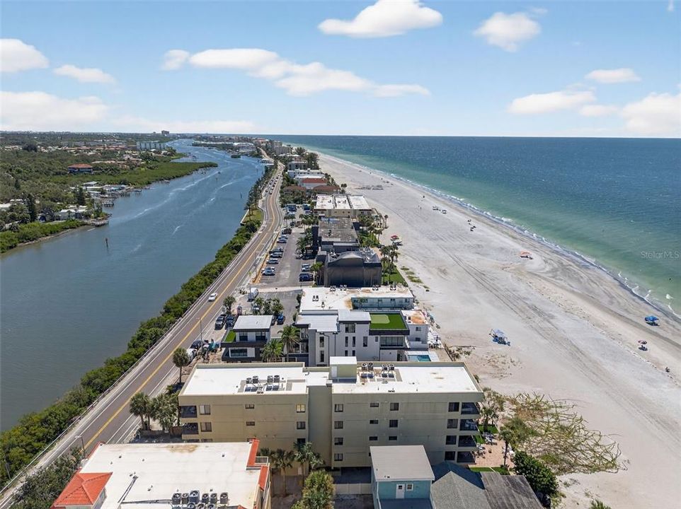 For Sale: $769,000 (2 beds, 2 baths, 1380 Square Feet)