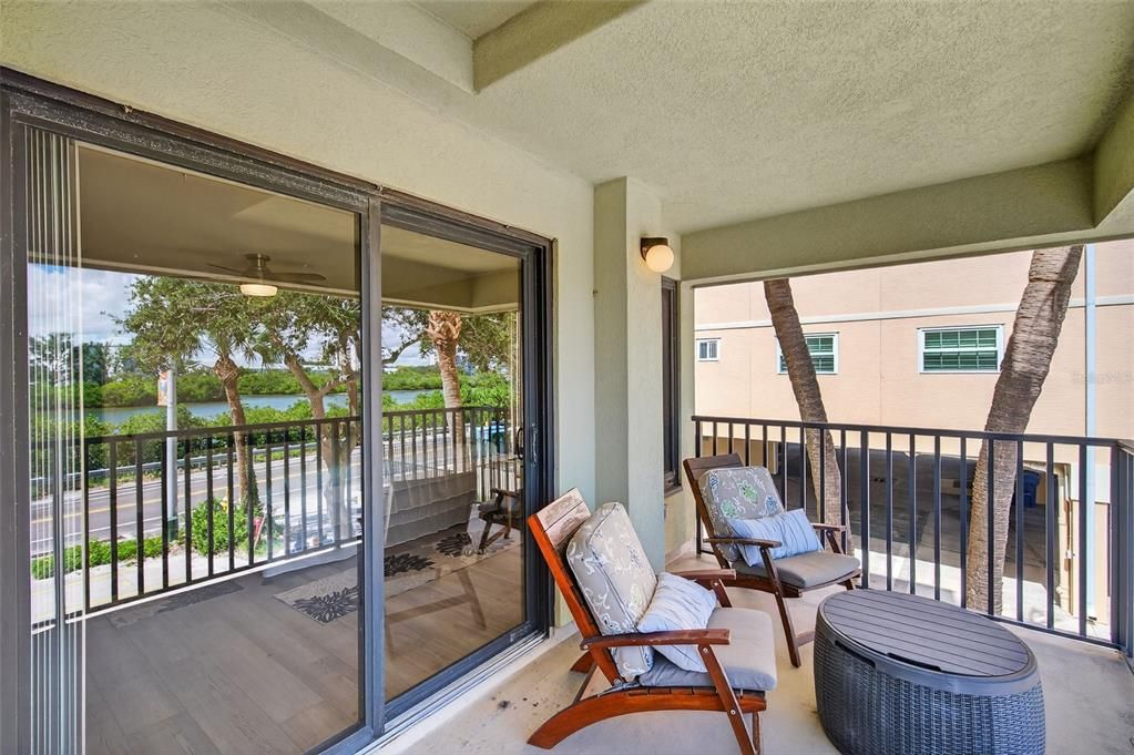 For Sale: $769,000 (2 beds, 2 baths, 1380 Square Feet)