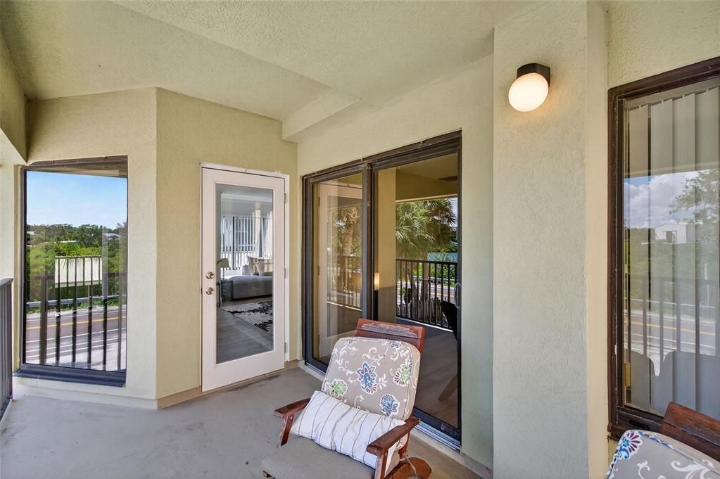 For Sale: $769,000 (2 beds, 2 baths, 1380 Square Feet)