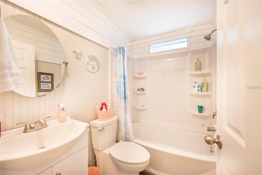 待售: $750,000 (8 贝兹, 6 浴室, 3728 平方英尺)