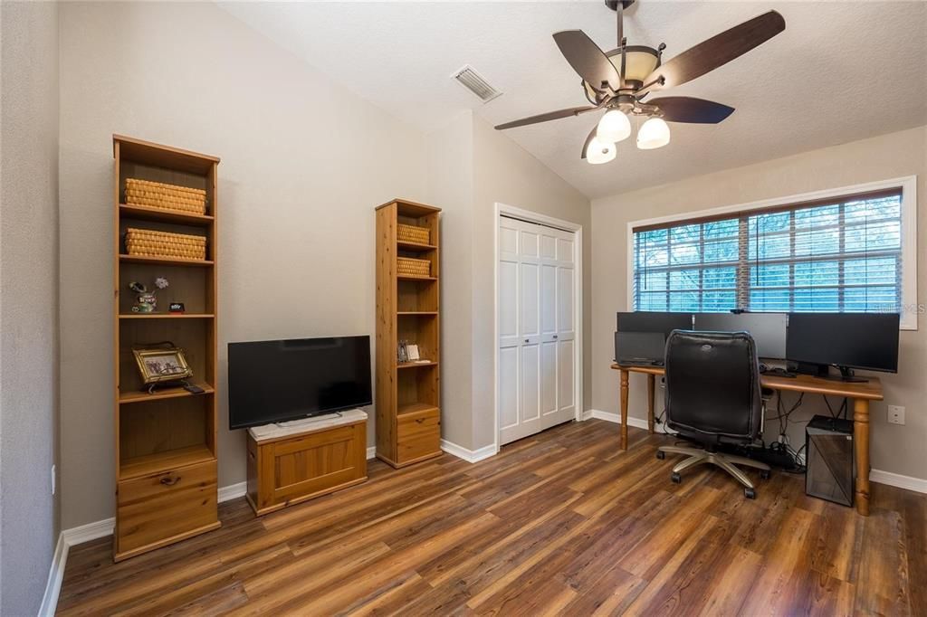 待售: $750,000 (8 贝兹, 6 浴室, 3728 平方英尺)