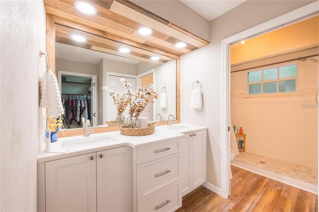 待售: $750,000 (8 贝兹, 6 浴室, 3728 平方英尺)