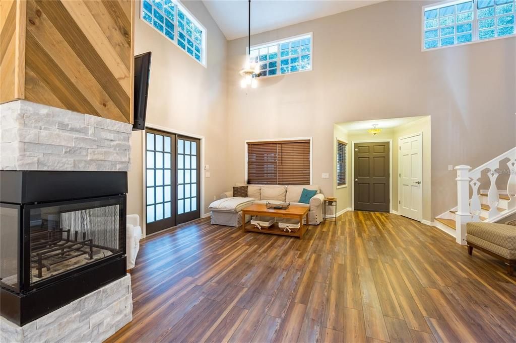 待售: $750,000 (8 贝兹, 6 浴室, 3728 平方英尺)