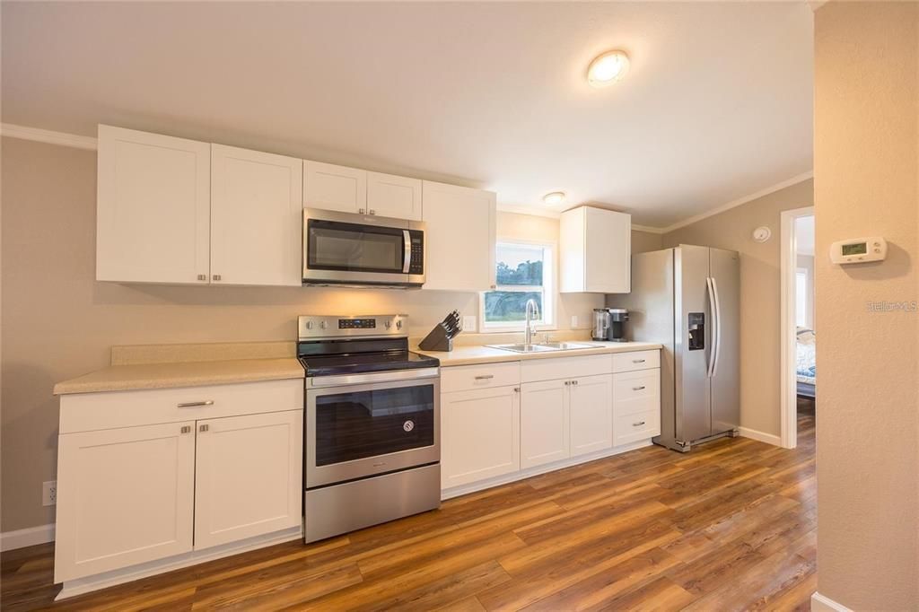 待售: $750,000 (8 贝兹, 6 浴室, 3728 平方英尺)