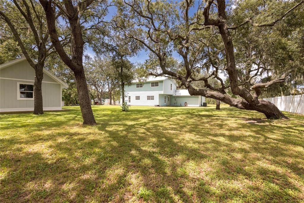 待售: $750,000 (8 贝兹, 6 浴室, 3728 平方英尺)