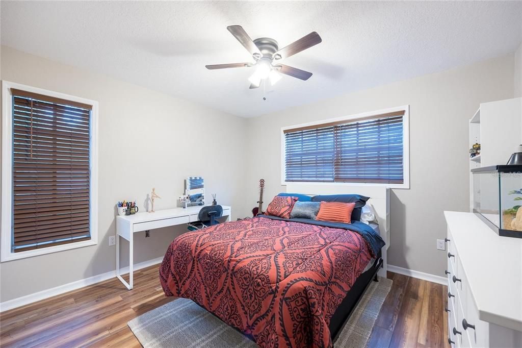 待售: $750,000 (8 贝兹, 6 浴室, 3728 平方英尺)