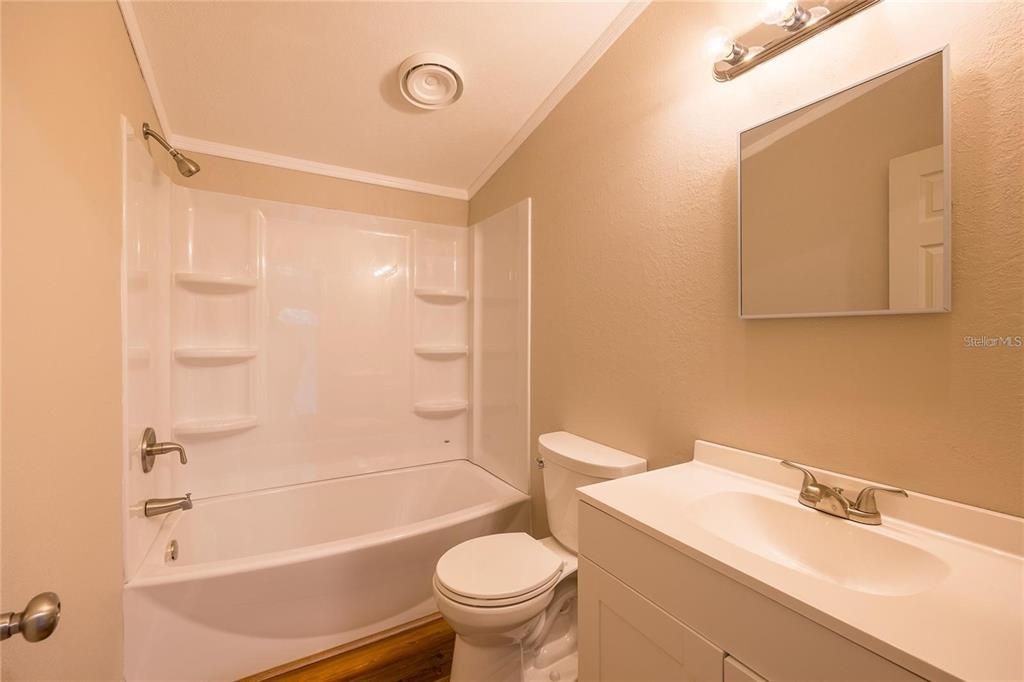 待售: $750,000 (8 贝兹, 6 浴室, 3728 平方英尺)