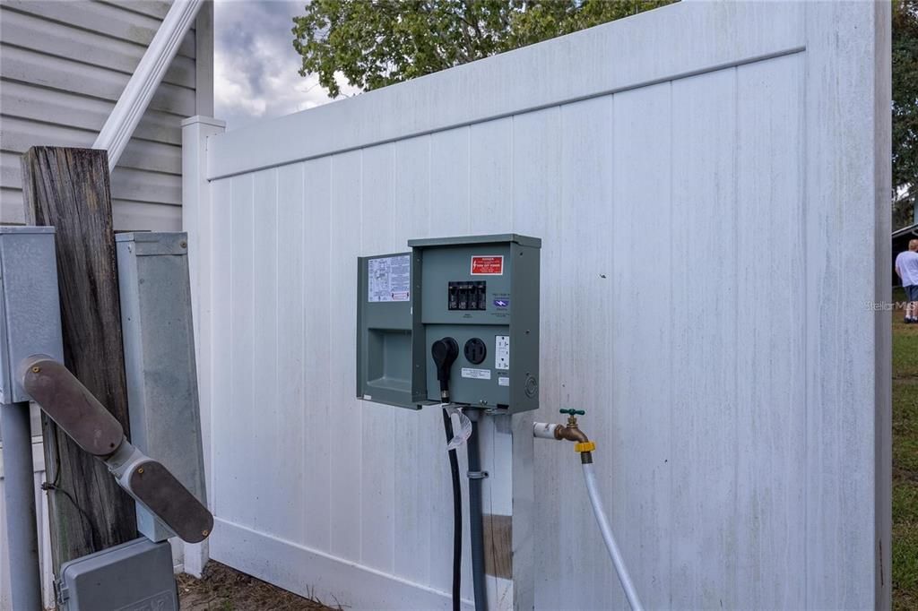 待售: $750,000 (8 贝兹, 6 浴室, 3728 平方英尺)