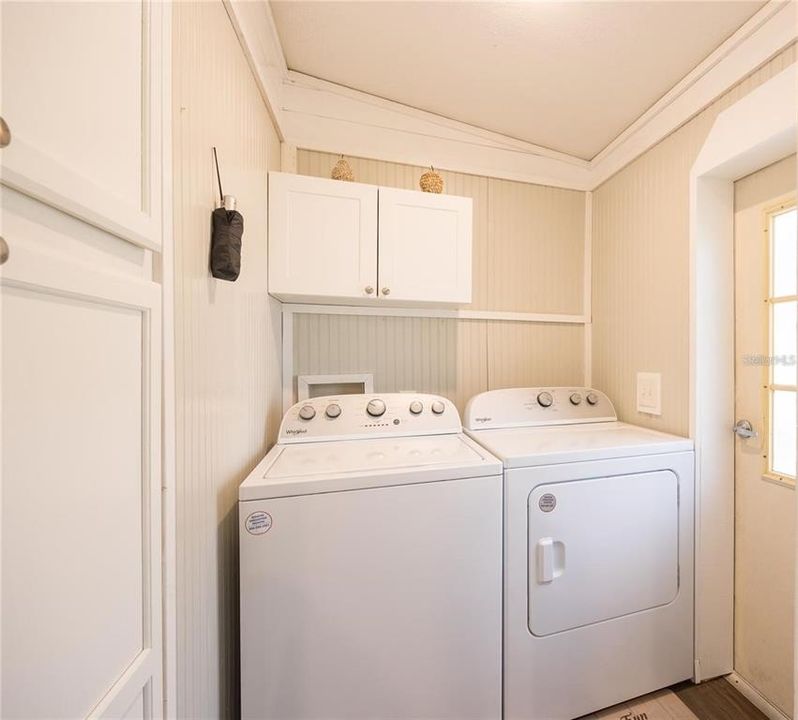 待售: $750,000 (8 贝兹, 6 浴室, 3728 平方英尺)