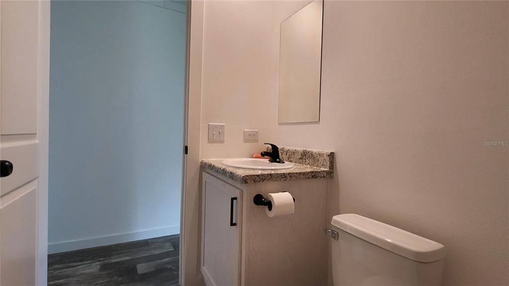 待售: $205,000 (2 贝兹, 2 浴室, 1152 平方英尺)