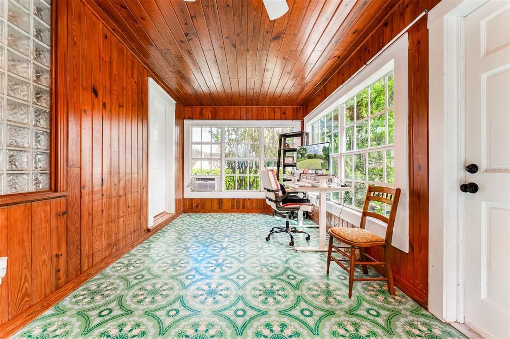 For Sale: $390,000 (3 beds, 2 baths, 1898 Square Feet)