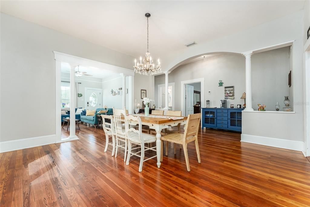 For Sale: $390,000 (3 beds, 2 baths, 1898 Square Feet)