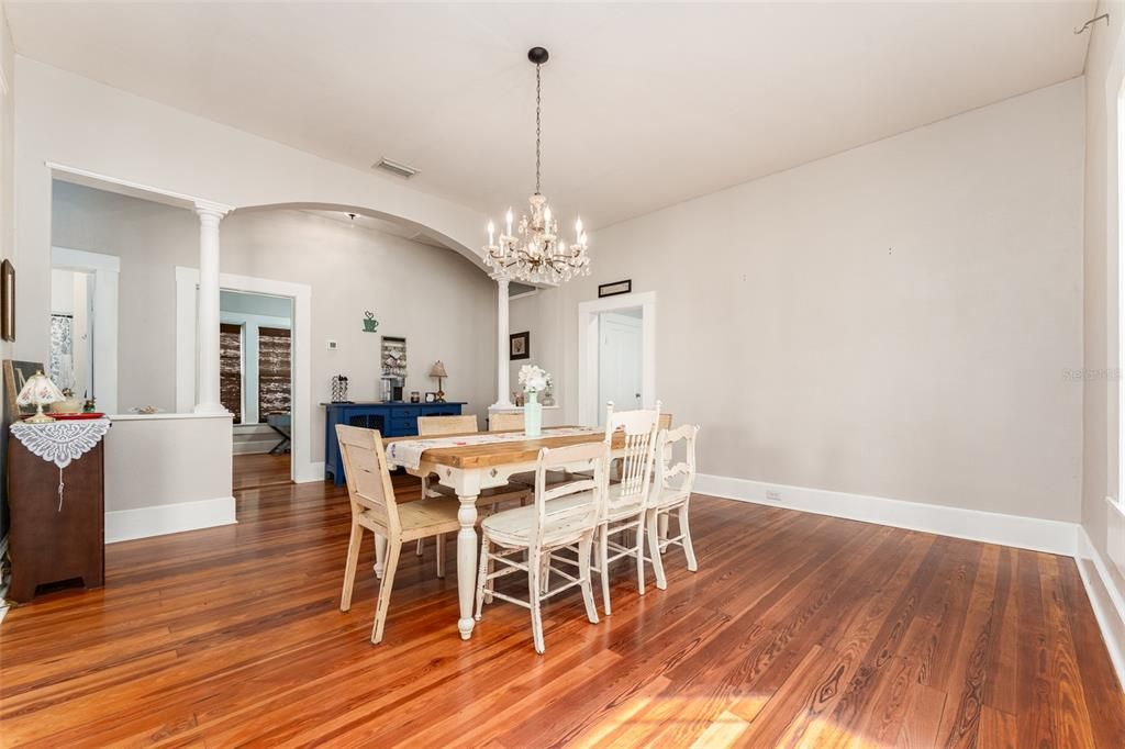 For Sale: $390,000 (3 beds, 2 baths, 1898 Square Feet)