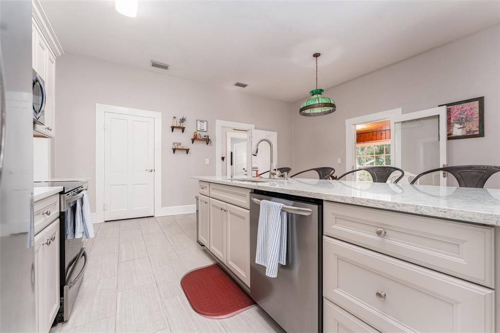 For Sale: $390,000 (3 beds, 2 baths, 1898 Square Feet)