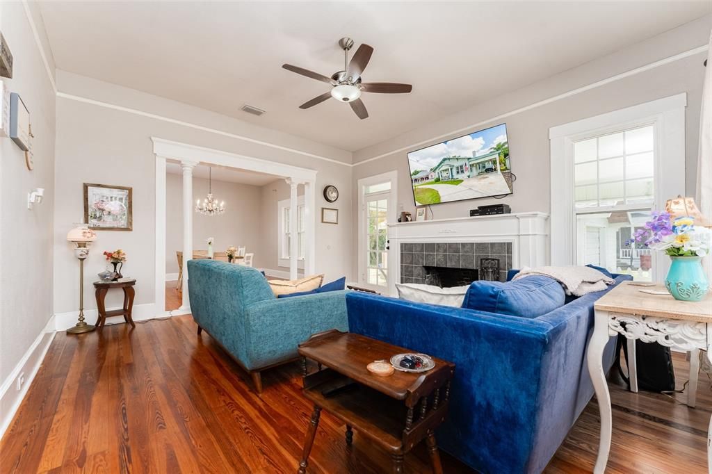 For Sale: $390,000 (3 beds, 2 baths, 1898 Square Feet)