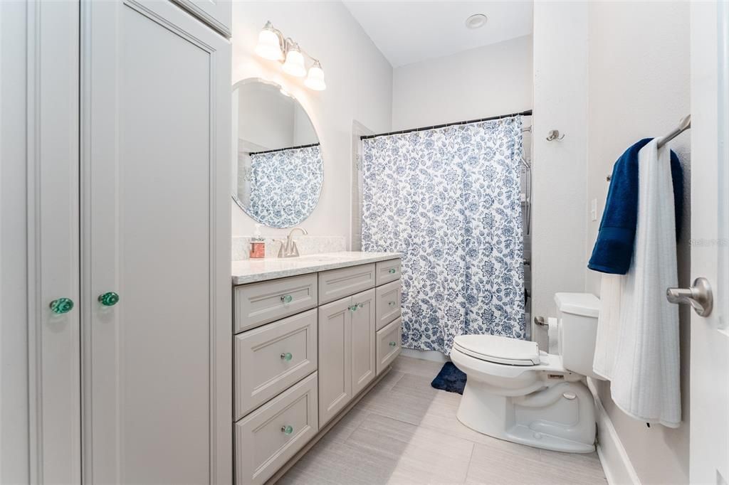 For Sale: $390,000 (3 beds, 2 baths, 1898 Square Feet)