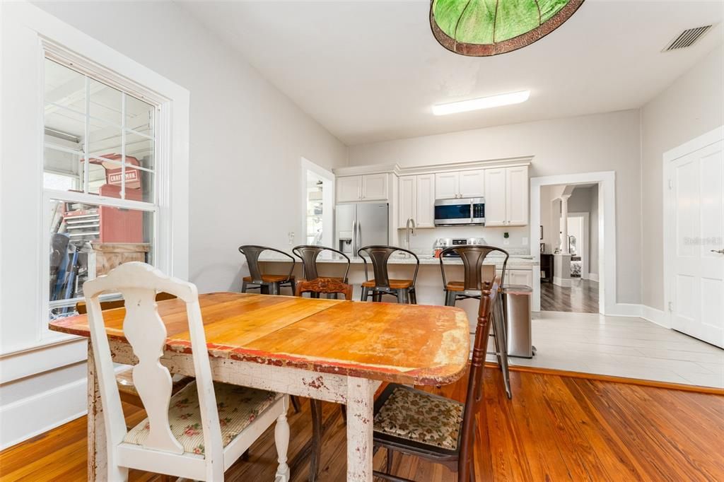 For Sale: $390,000 (3 beds, 2 baths, 1898 Square Feet)