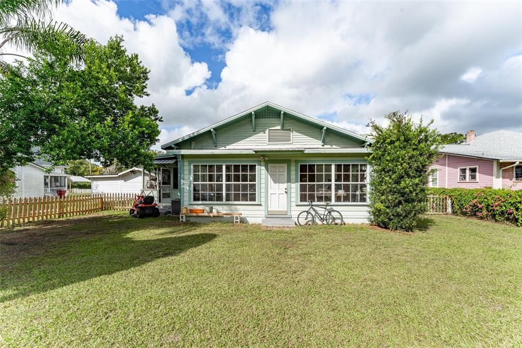 For Sale: $390,000 (3 beds, 2 baths, 1898 Square Feet)
