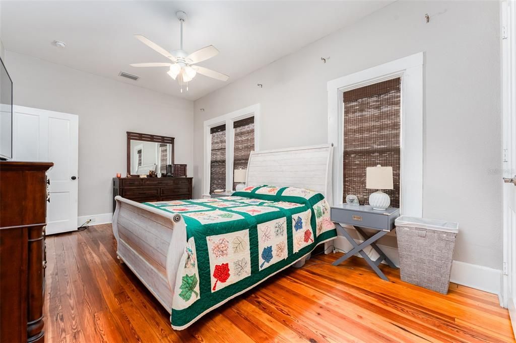 For Sale: $390,000 (3 beds, 2 baths, 1898 Square Feet)