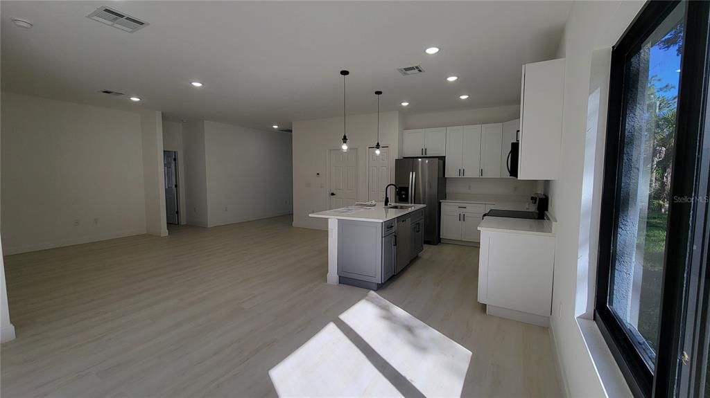 待售: $415,000 (3 贝兹, 2 浴室, 1645 平方英尺)