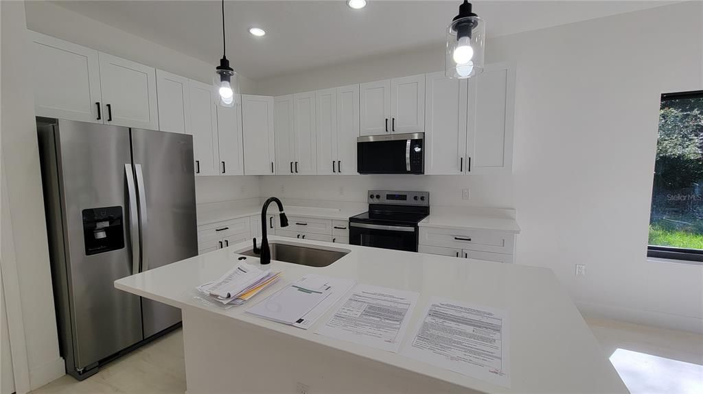 待售: $415,000 (3 贝兹, 2 浴室, 1645 平方英尺)