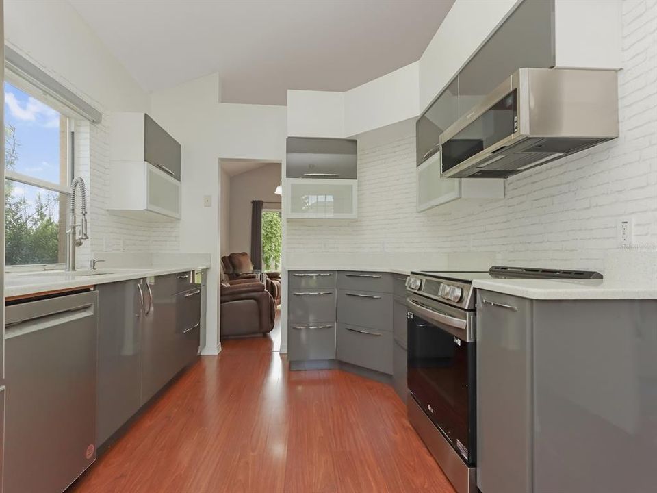 Active With Contract: $459,000 (3 beds, 2 baths, 1880 Square Feet)