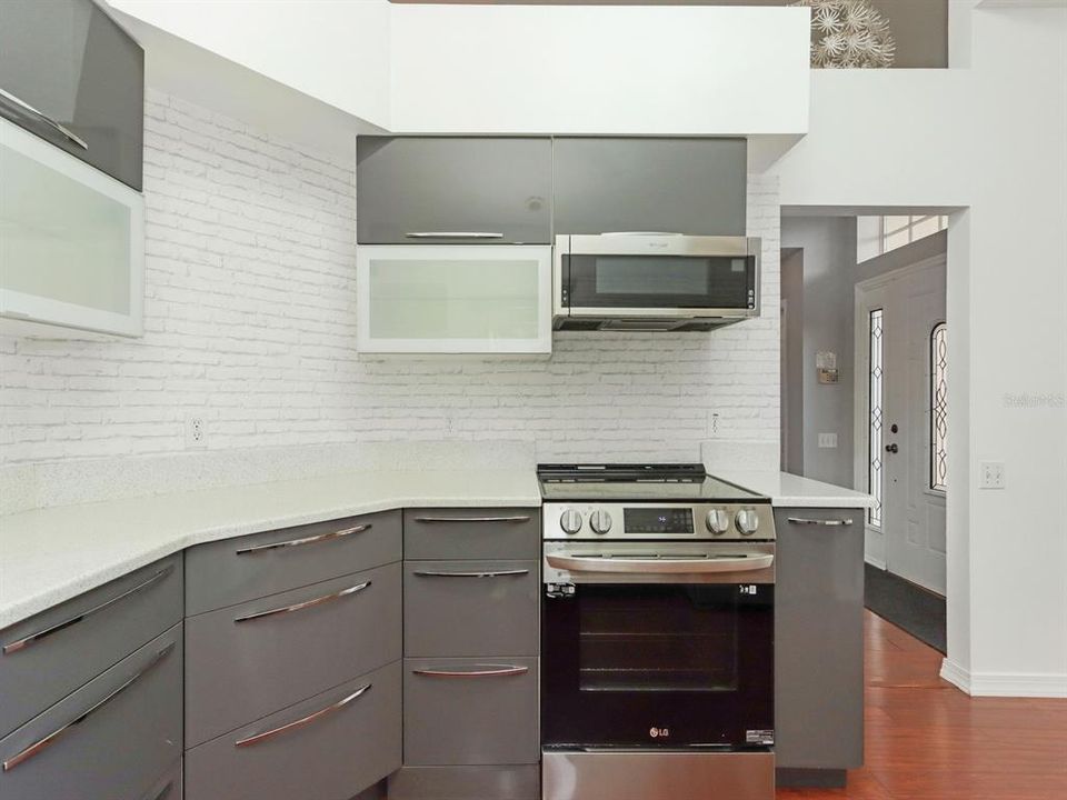 Active With Contract: $459,000 (3 beds, 2 baths, 1880 Square Feet)