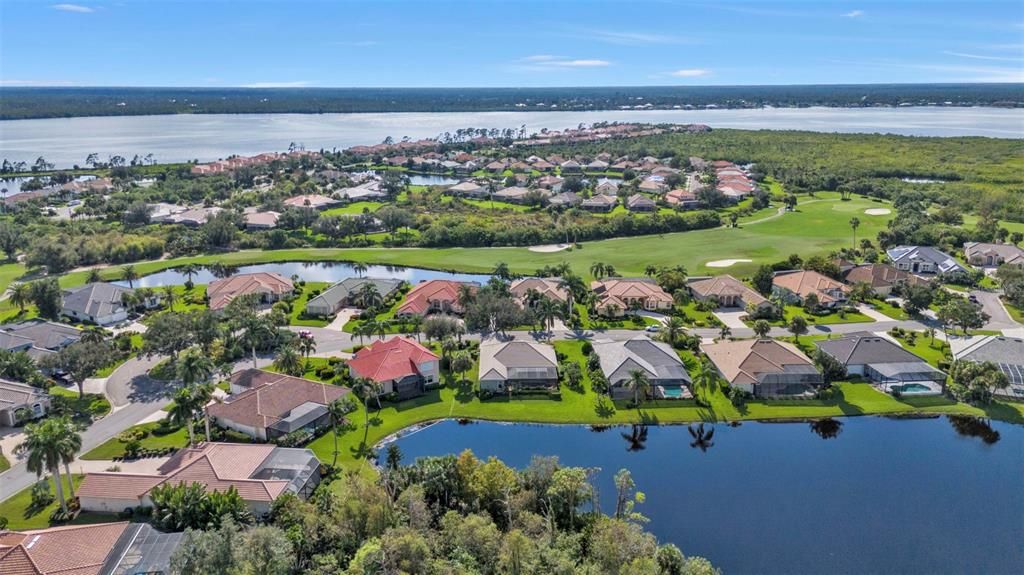 En Venta: $629,900 (4 camas, 3 baños, 2273 Pies cuadrados)