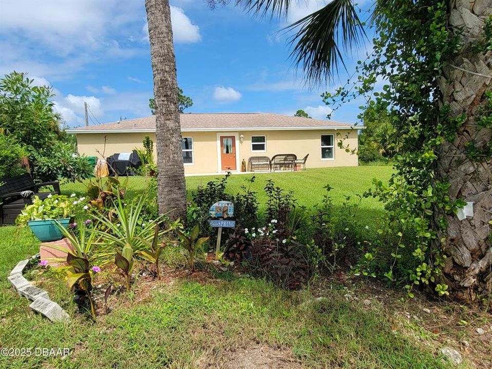 For Sale: $310,000 (2 beds, 2 baths, 1224 Square Feet)