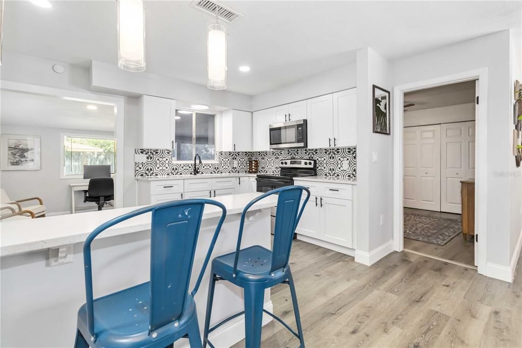 待售: $323,000 (3 贝兹, 2 浴室, 1315 平方英尺)