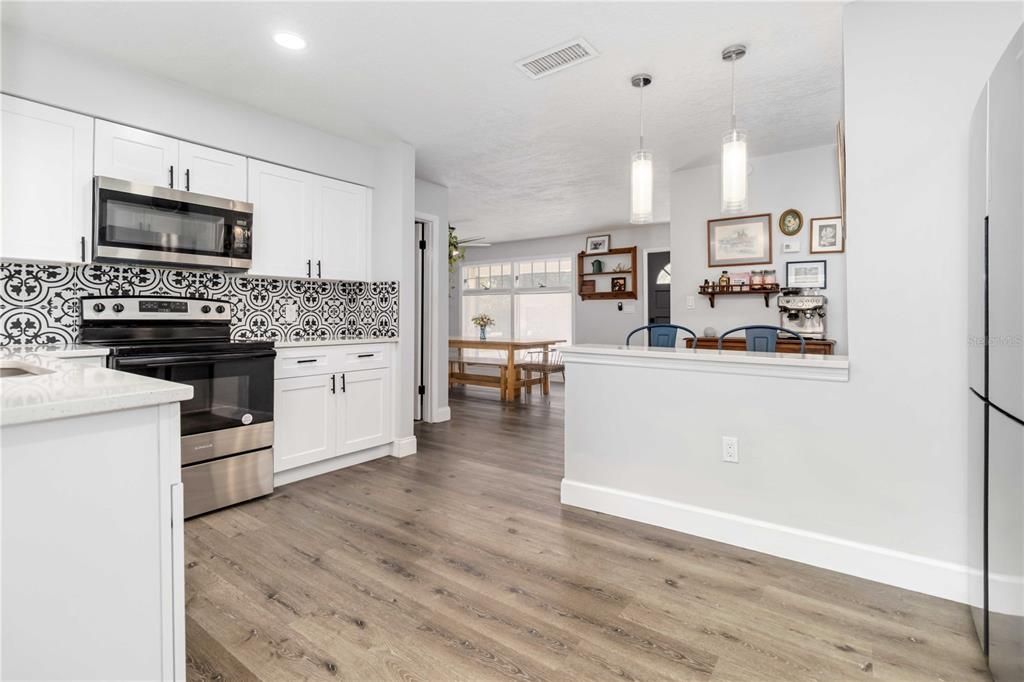 待售: $323,000 (3 贝兹, 2 浴室, 1315 平方英尺)