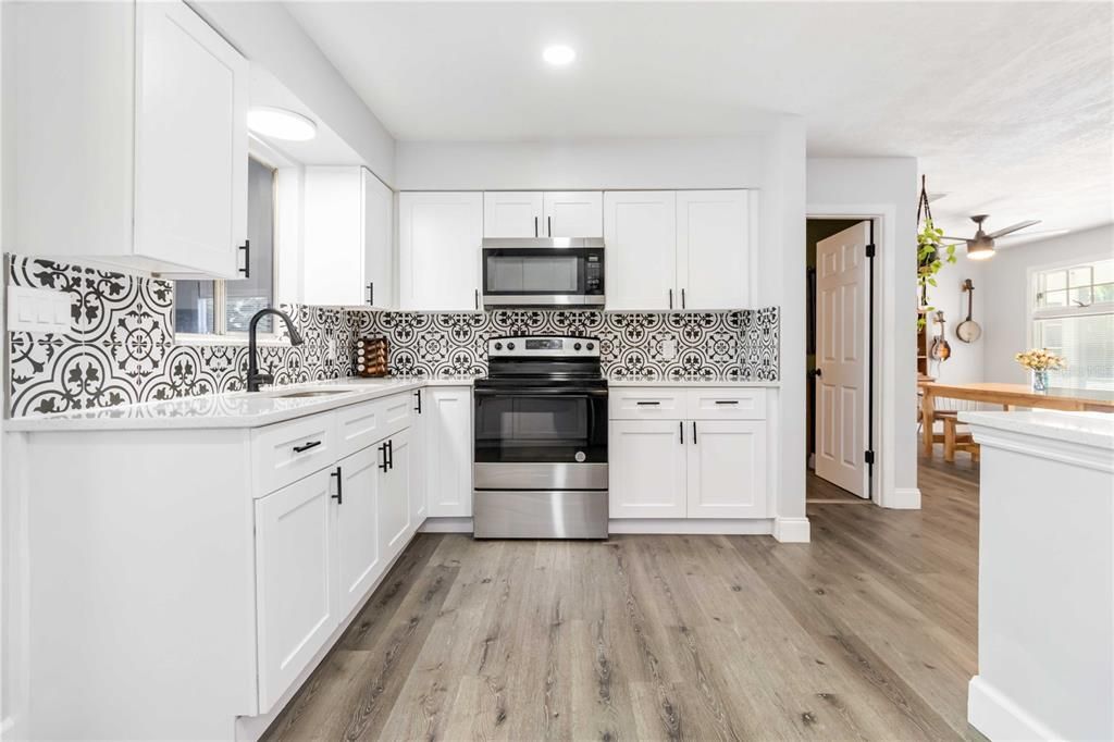 待售: $323,000 (3 贝兹, 2 浴室, 1315 平方英尺)