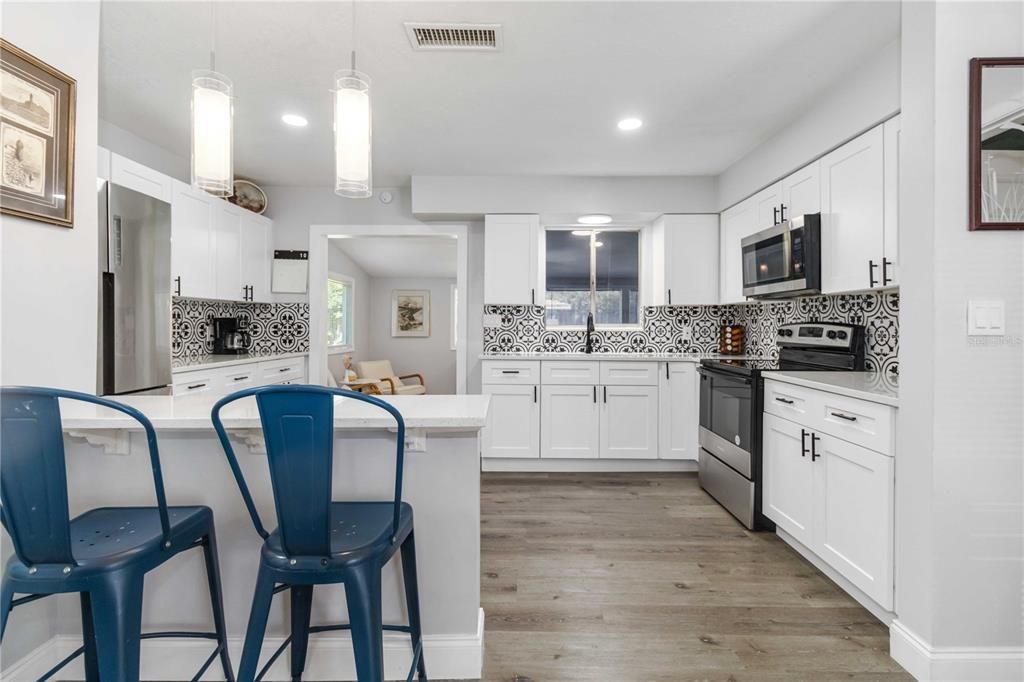 待售: $323,000 (3 贝兹, 2 浴室, 1315 平方英尺)