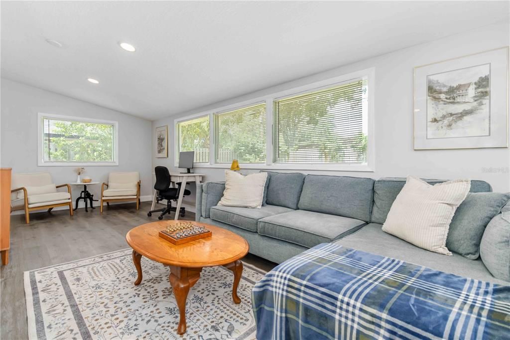 待售: $323,000 (3 贝兹, 2 浴室, 1315 平方英尺)