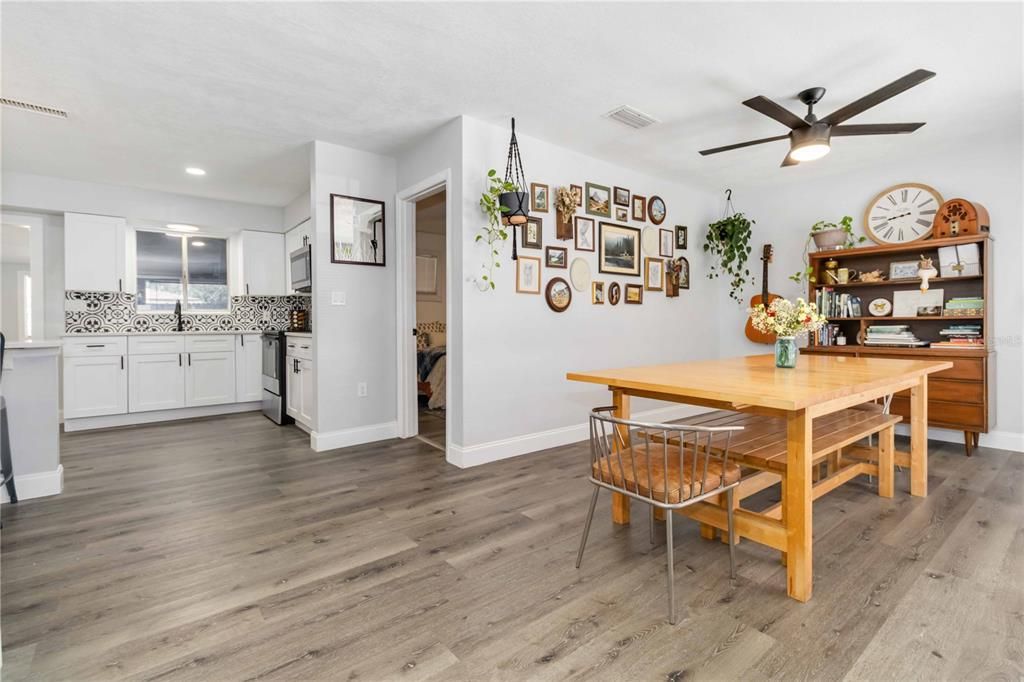 待售: $323,000 (3 贝兹, 2 浴室, 1315 平方英尺)