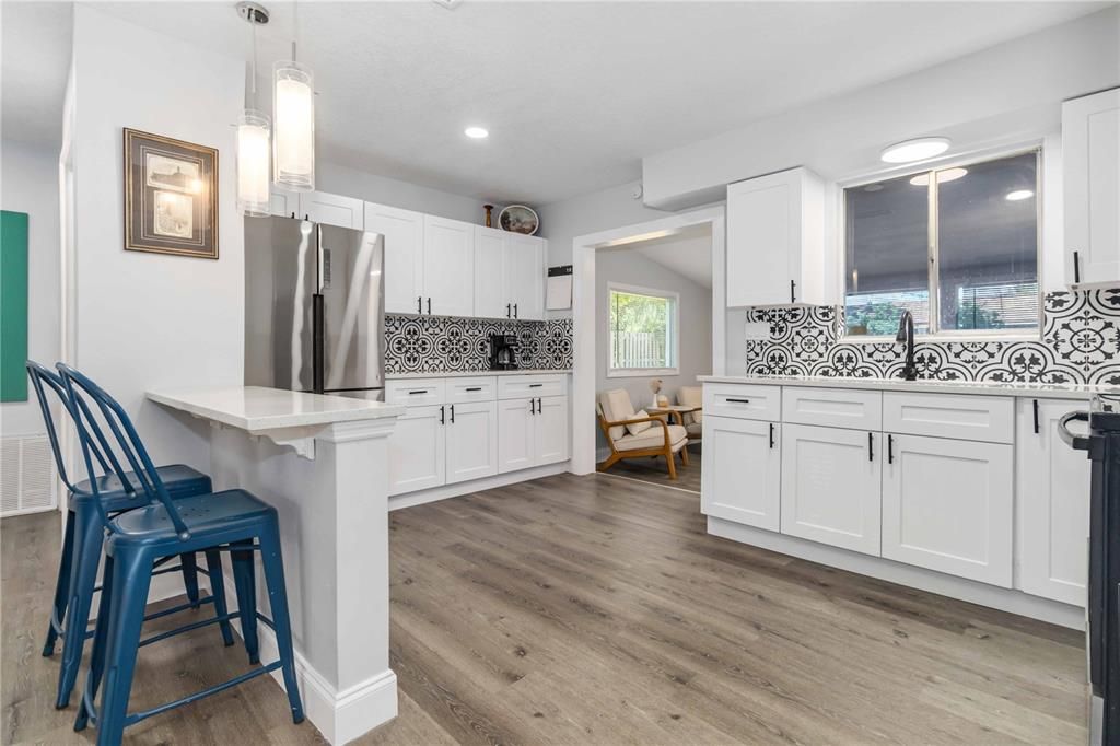 待售: $323,000 (3 贝兹, 2 浴室, 1315 平方英尺)